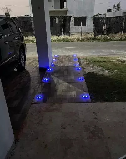 نشانگر نوری داک خورشیدی بی‌سیم درایو وی در فضای باز LED برای پیاده‌روی 110*22.5 میلی‌متر