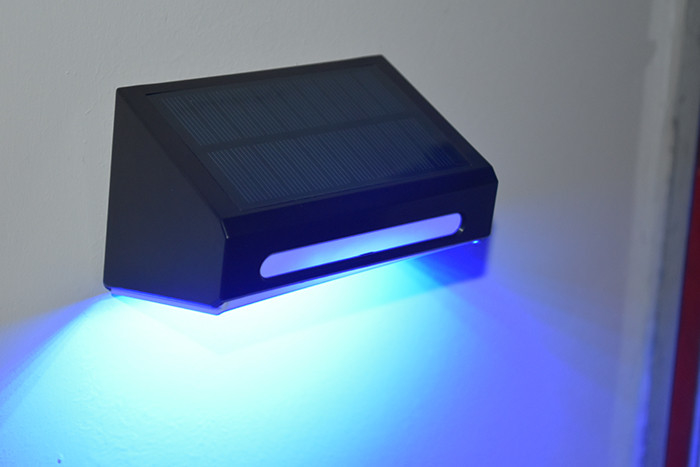 RGB تغییر نور ضد آب دیوار LED باغ نور شمسی نرده نورد شمسی نور بیرونی