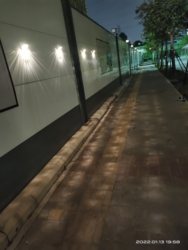 نور تزئینی ال ای دی سیلیکون تک کریستال با سطح ضد آب IP65 و زمان کار 15 ساعت