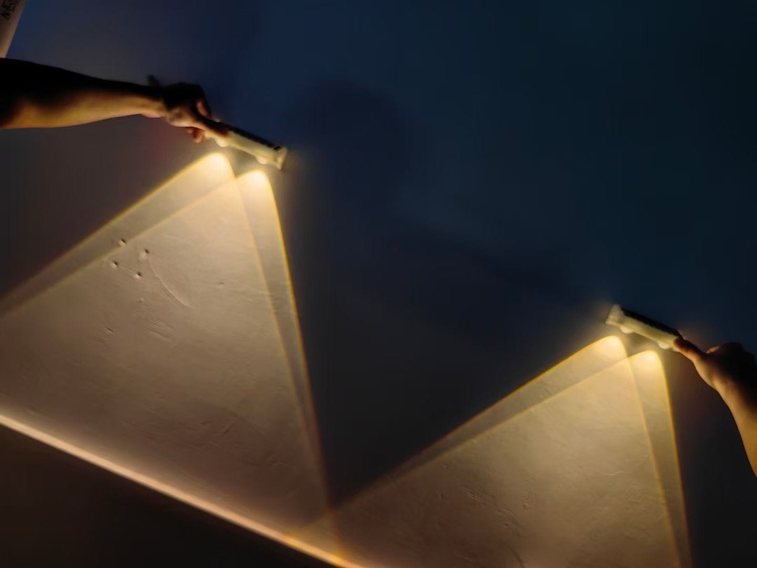 دو حالت ضد آب RGB نور دیواری خورشیدی با رنگ روشنایی RGB سفید گرم و 2 LED حباب