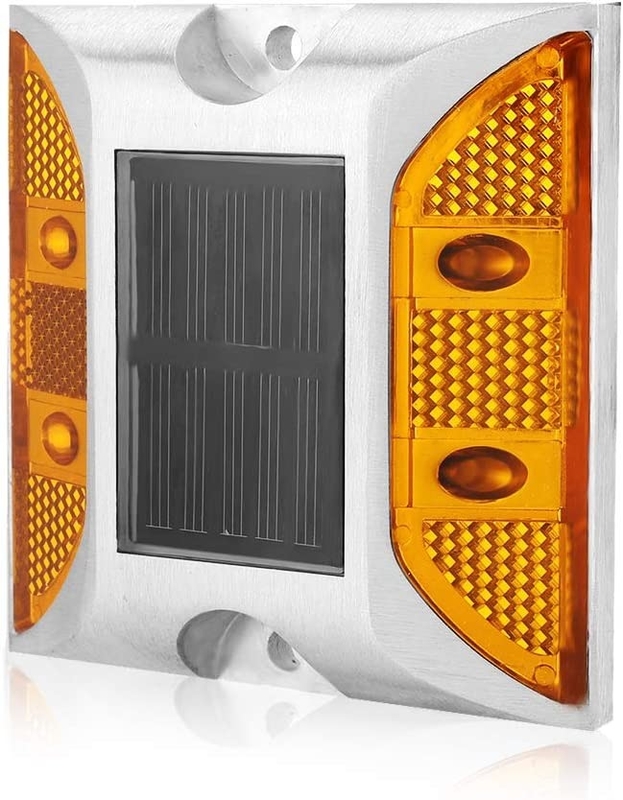 شمسی جاده استود با 103 * 106 * 24mm اندازه و LED بازتاب دهنده چراغ هشدار ترافیک 330g
