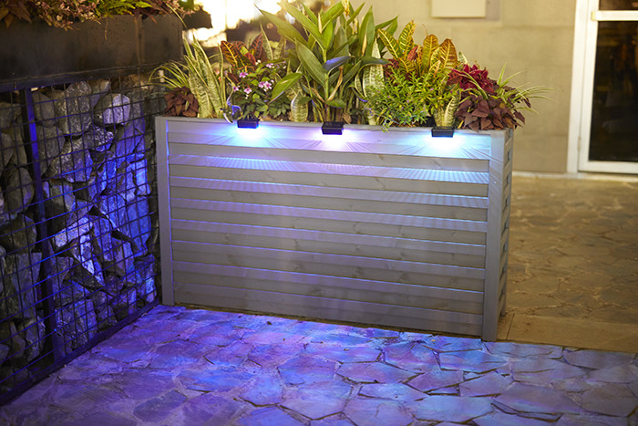 چراغ‌های LED حصار منظره خورشیدی ضد آب IP65 شارژ دائمی رنگ روشن