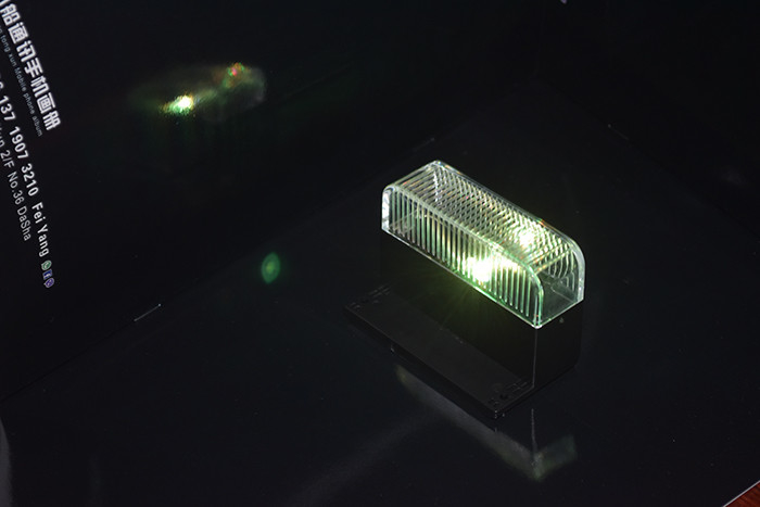 چراغ‌های LED حصار منظره خورشیدی ضد آب IP65 شارژ دائمی رنگ روشن