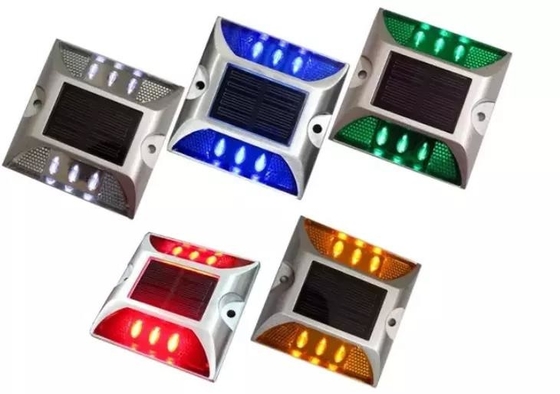 IP68 تابش خورشیدی راه نور بازتاب دهنده سیلیکون پلی کریستال پانل خورشیدی 1.2V / 600MAH