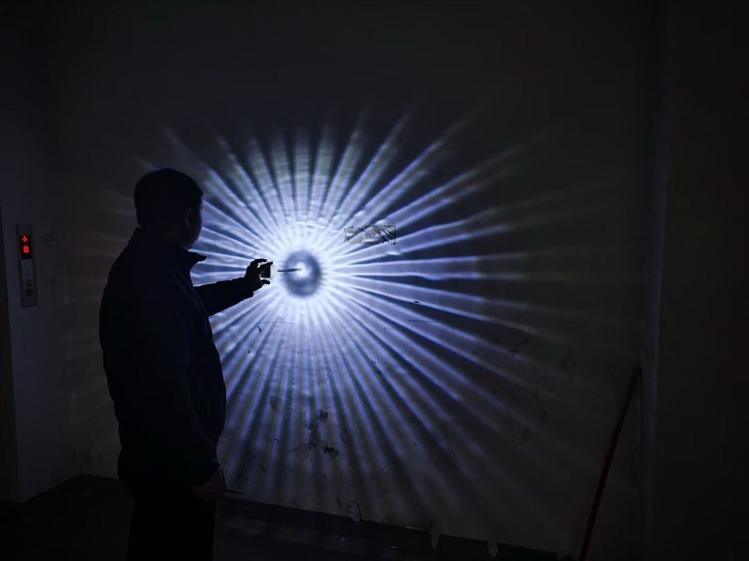 چراغ های باغ LED خورشیدی با طراحی ضد آب و هوا پانل خورشیدی تک کریستال ABS PC و 10LM گرم