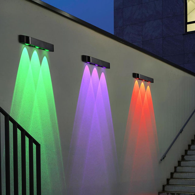 چراغ دیواری خورشیدی بیرونی با باتری لیتیوم 3Pcs LED RGB نفس IP65 ABA PC Shell