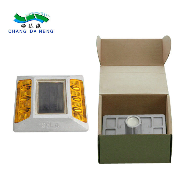 نشانگرهای جاده ای خورشیدی با آلیاژ آلومینیوم و مواد PC برای هشدار ایمنی