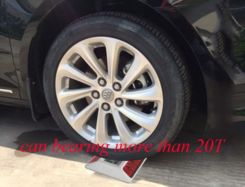 نشانگرهای جاده ای خورشیدی با آلیاژ آلومینیوم و مواد PC برای هشدار ایمنی