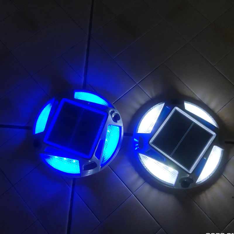 چراغ های گرم و سفید خورشیدی با 12 لایت برای ایمنی جاده و روشنایی جاده