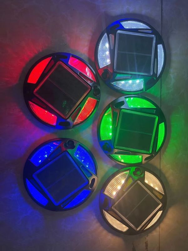 چراغ های گرم و سفید خورشیدی با 12 لایت برای ایمنی جاده و روشنایی جاده